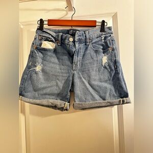 Gap shorta size 26